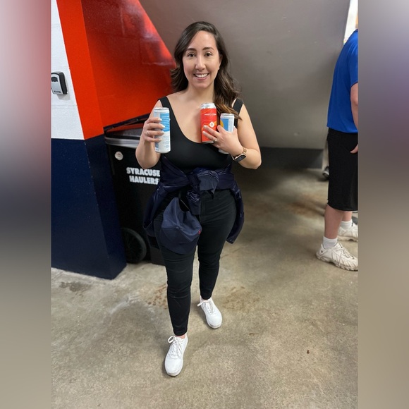 Hey, Iβm Kay! π¦πͺ©β€οΈπ€ π₯³π©π»βπΌππ»π¦ - Picture 2 of 9